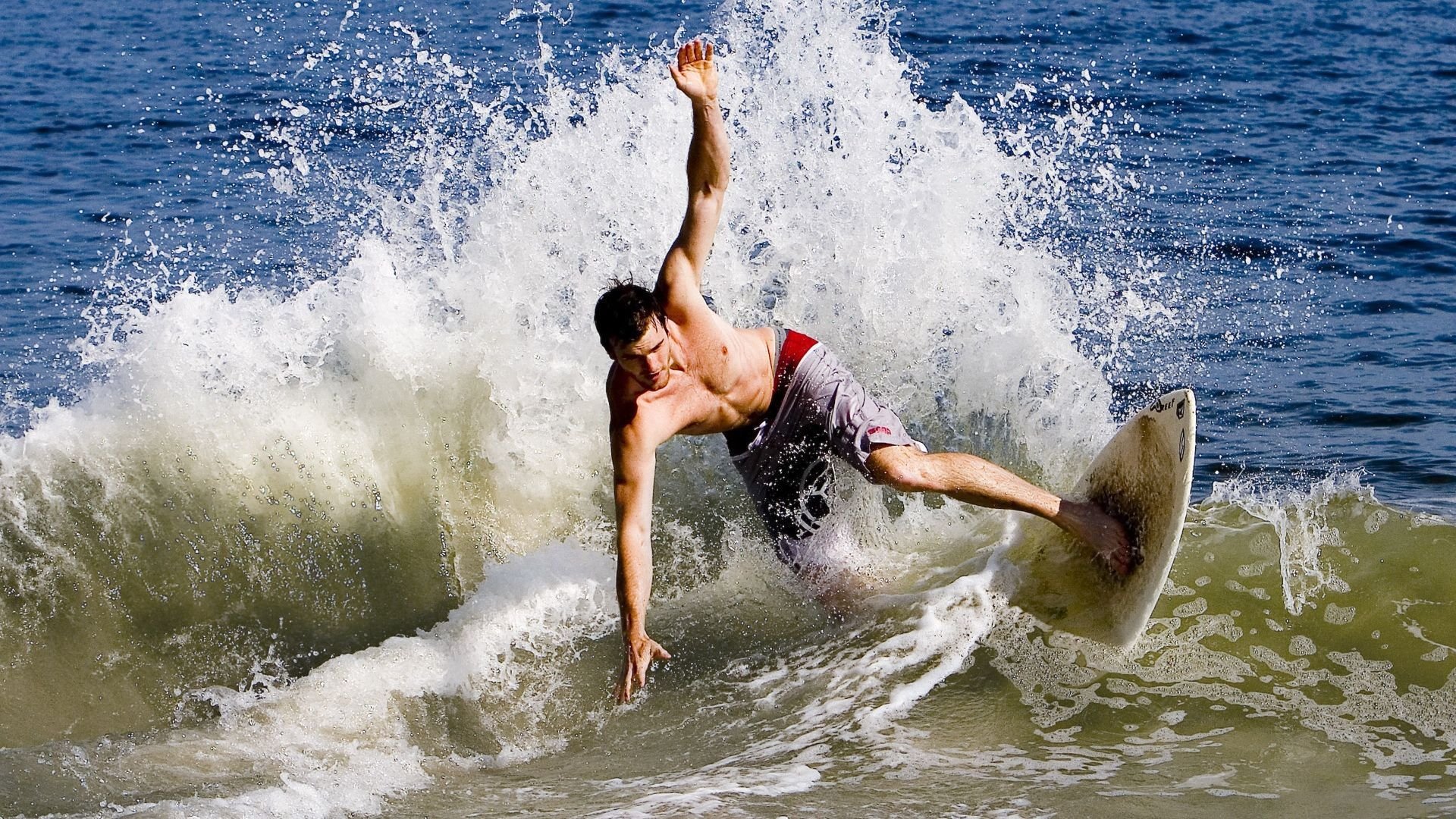 曼联势必击败斯托克城，争夺积分，曼联best